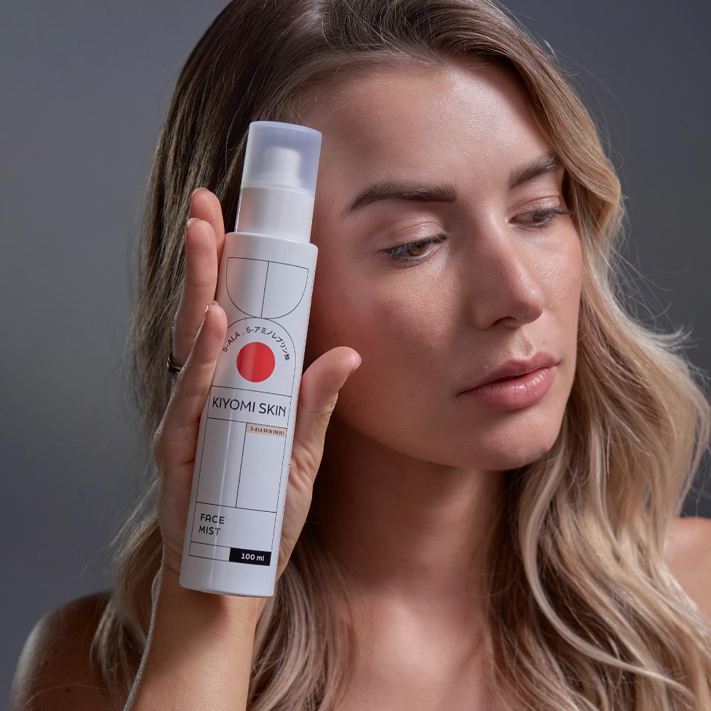 Facial Spray with Hyaluronic Acid & 5-ALA » More Moisture & Glow